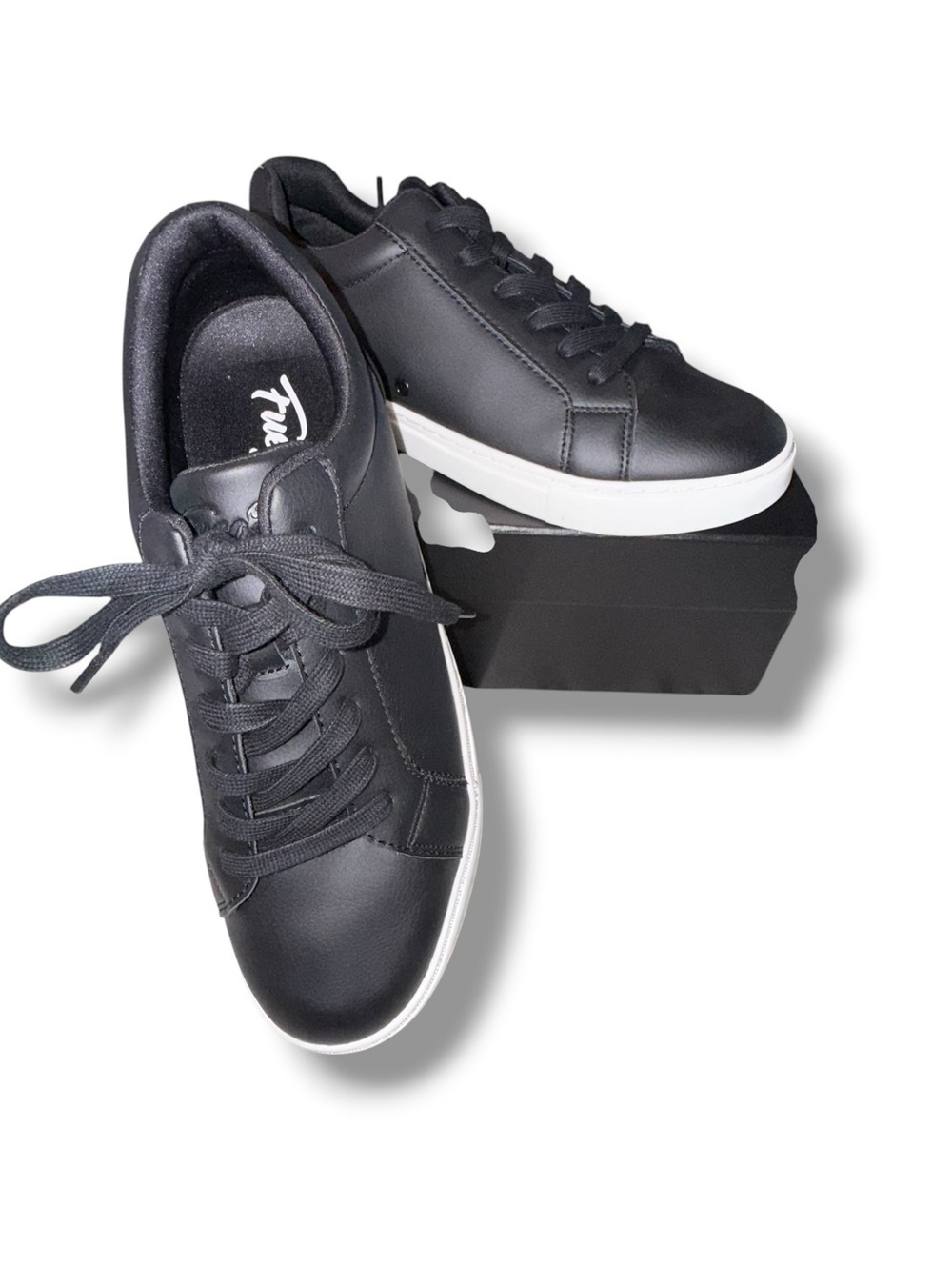 FUEGO Low-Top Dance Sneaker - Women’s 11 Black/White - Picture 12 of 16